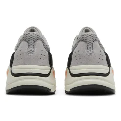Adidas Yeezy 700 Boost Wave Runner (2017/2023)< Trainers