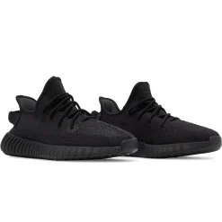 Adidas Yeezy Boost 350 V2 Onyx< Black Trainers|Trainers