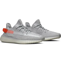 Adidas Yeezy Boost 350 V2 Tail Light< Trainers