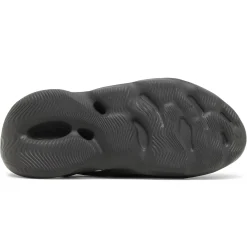Adidas Yeezy Foam RNNR Carbon< Black Trainers|Trainers
