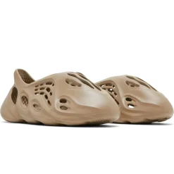 Adidas Yeezy Foam RNNR Mist< Trainers