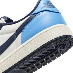 Air Jordan 1 Low OG Obsidian UNC< Trainers