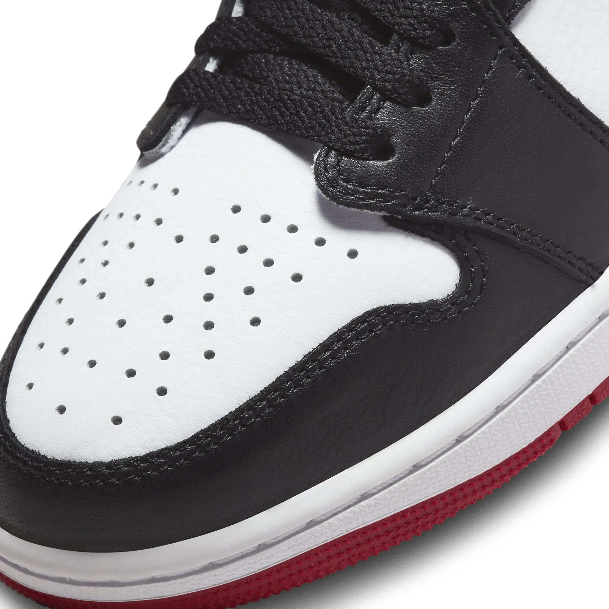 Air Jordan 1 Low Black Toe< Trainers