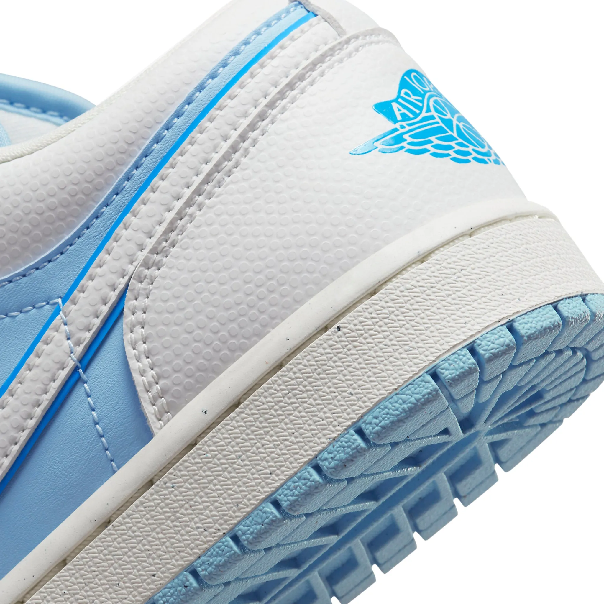 Air Jordan 1 Low SE Reverse Ice Blue (W)< Trainers