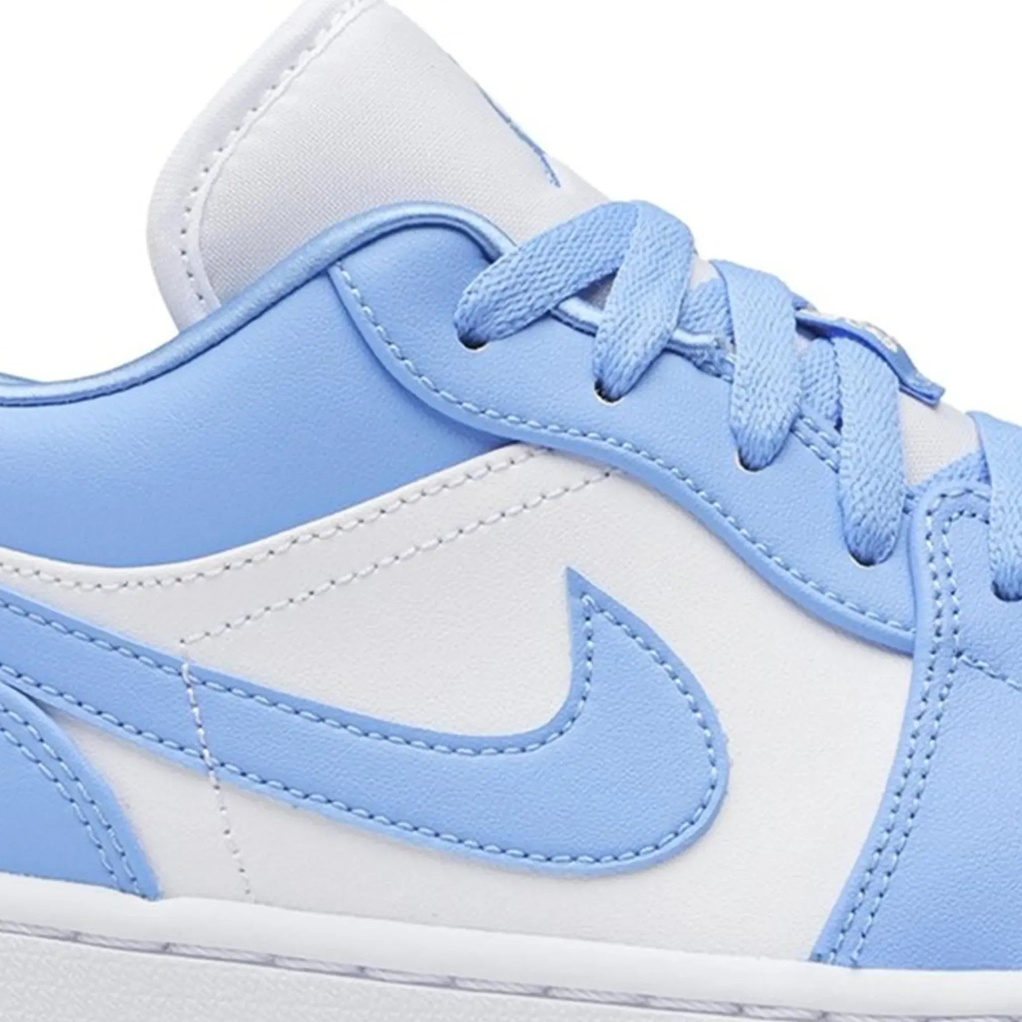 Air Jordan 1 Low UNC (W)< Trainers