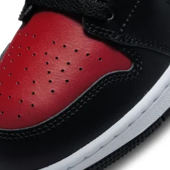 Air Jordan 1 Mid Black Fire Red (GS)< Trainers
