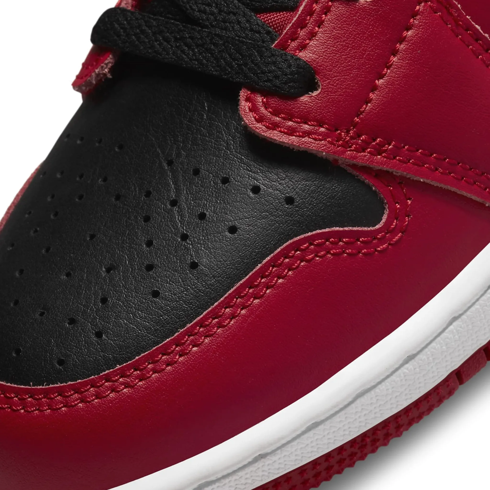 Air Jordan 1 Mid Reverse Bred (GS)< Trainers