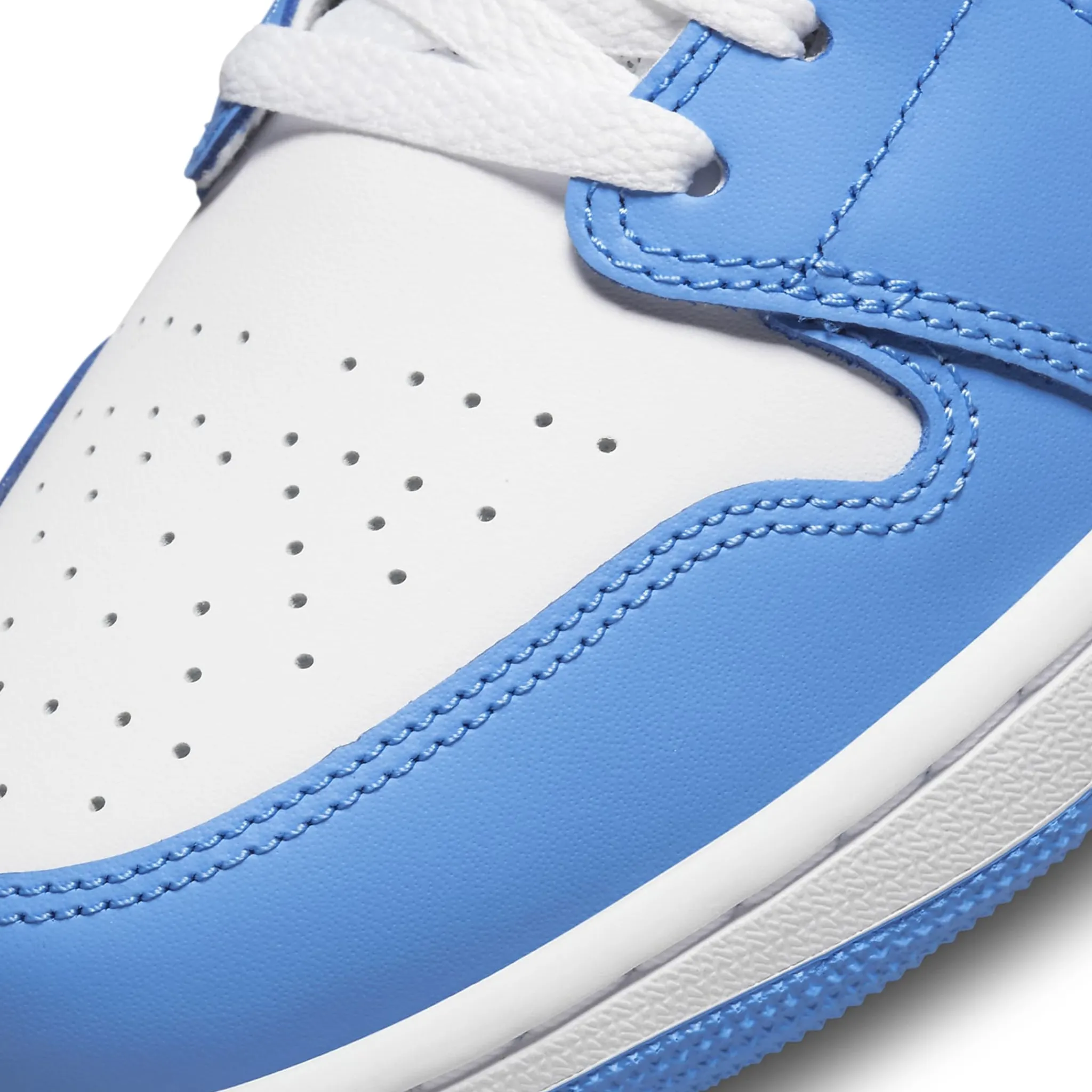 Air Jordan 1 Mid University Blue Grey< Trainers