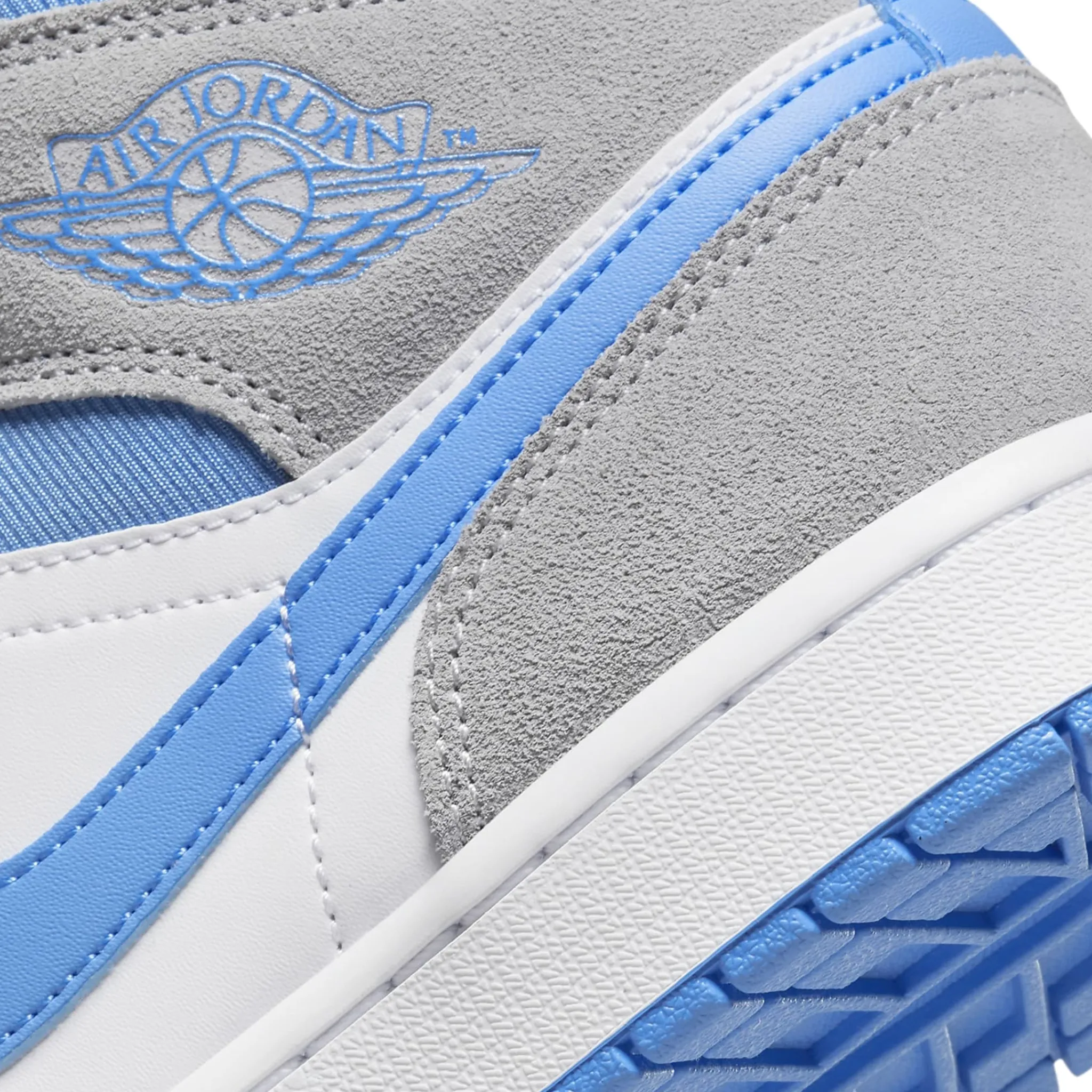 Air Jordan 1 Mid University Blue Grey< Trainers