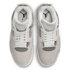 Air Jordan 4 Retro Frozen Moments (W)< Trainers