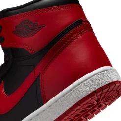 Air Jordan 1 Retro High 85 OG Bred (2025)< Trainers