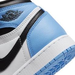 Air Jordan 1 Retro High OG UNC Toe (GS)< Trainers