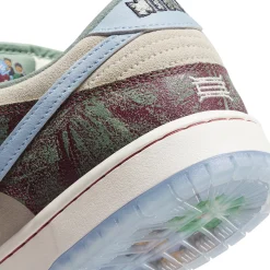 Nike Crenshaw Skate Club x SB Dunk Low< Trainers
