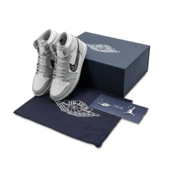 Dior x Air Jordan 1 High OG Grey Sneaker< Designer Trainers