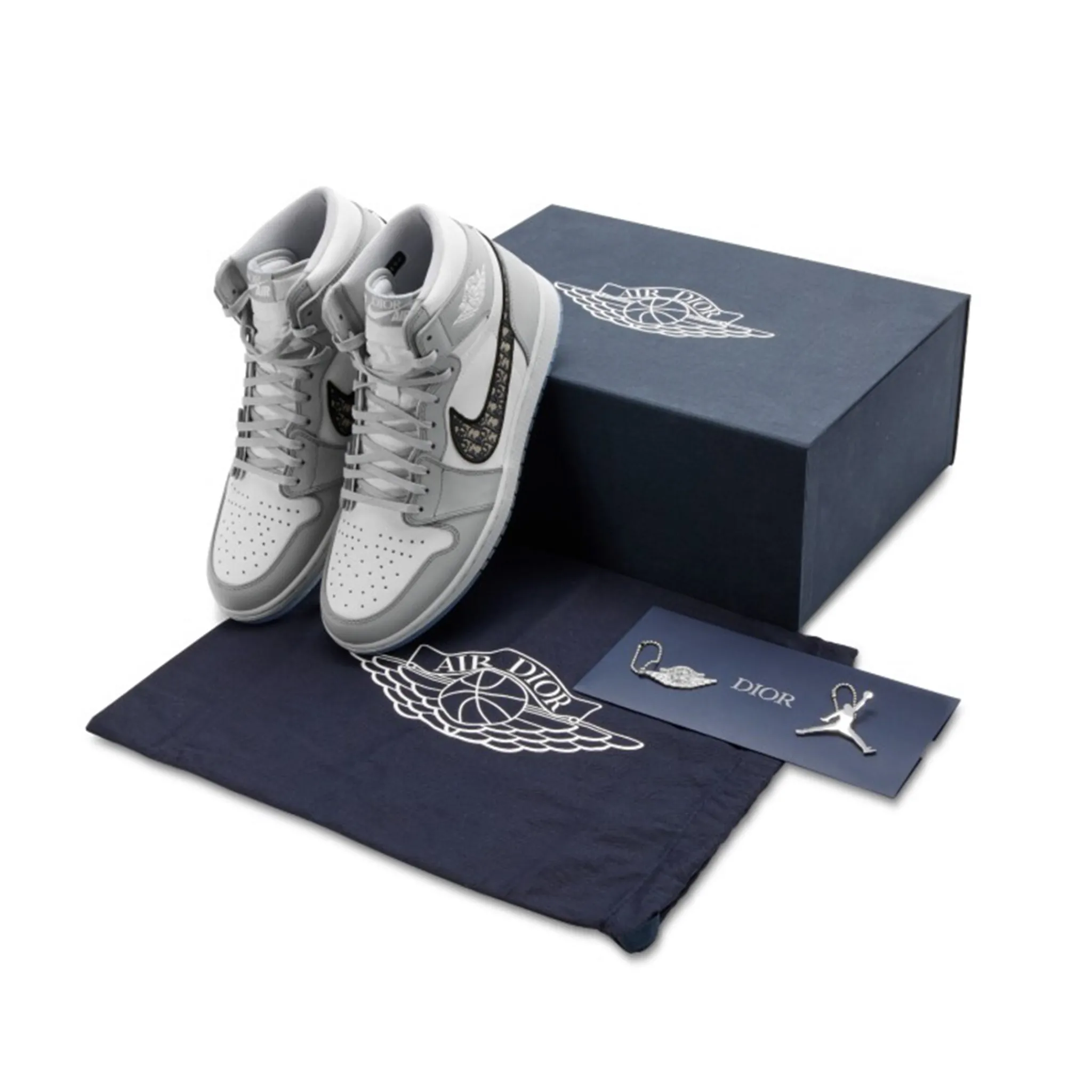 Dior x Air Jordan 1 High OG Grey Sneaker< Designer Trainers