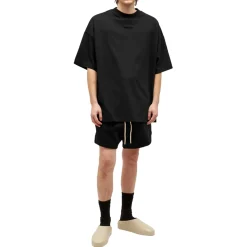 Fear Of God Essentials Jet Black Shorts (FW23)< Sweatshirts & Hoodies