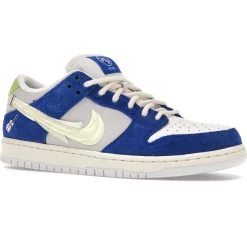 Nike Fly Streetwear x SB Dunk Low Pro Gardenia< Trainers