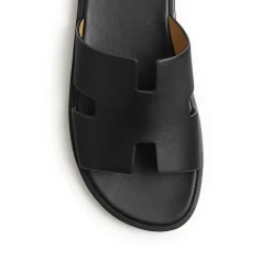 Hermès Paris Izmir Black Sandal< Black Trainers|Sandals & Slides