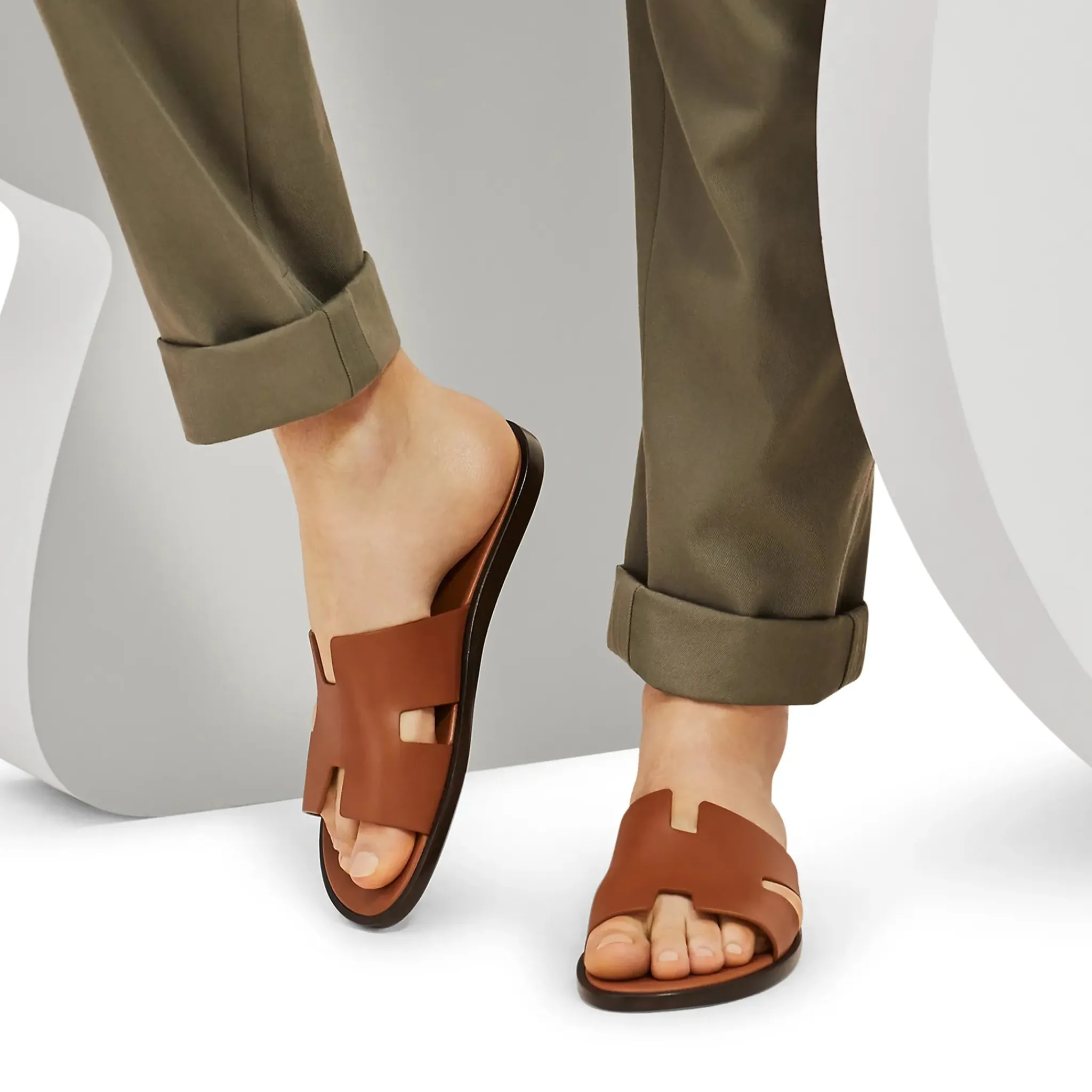 Hermès Paris Izmir Gold Sandal< Sandals & Slides