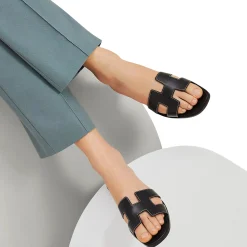Hermès Paris Oran Black Sandal< Sandals & Slides