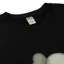 Kaws x Uniqlo UT Graphic Black Sweatshirt< Sweatshirts & Hoodies