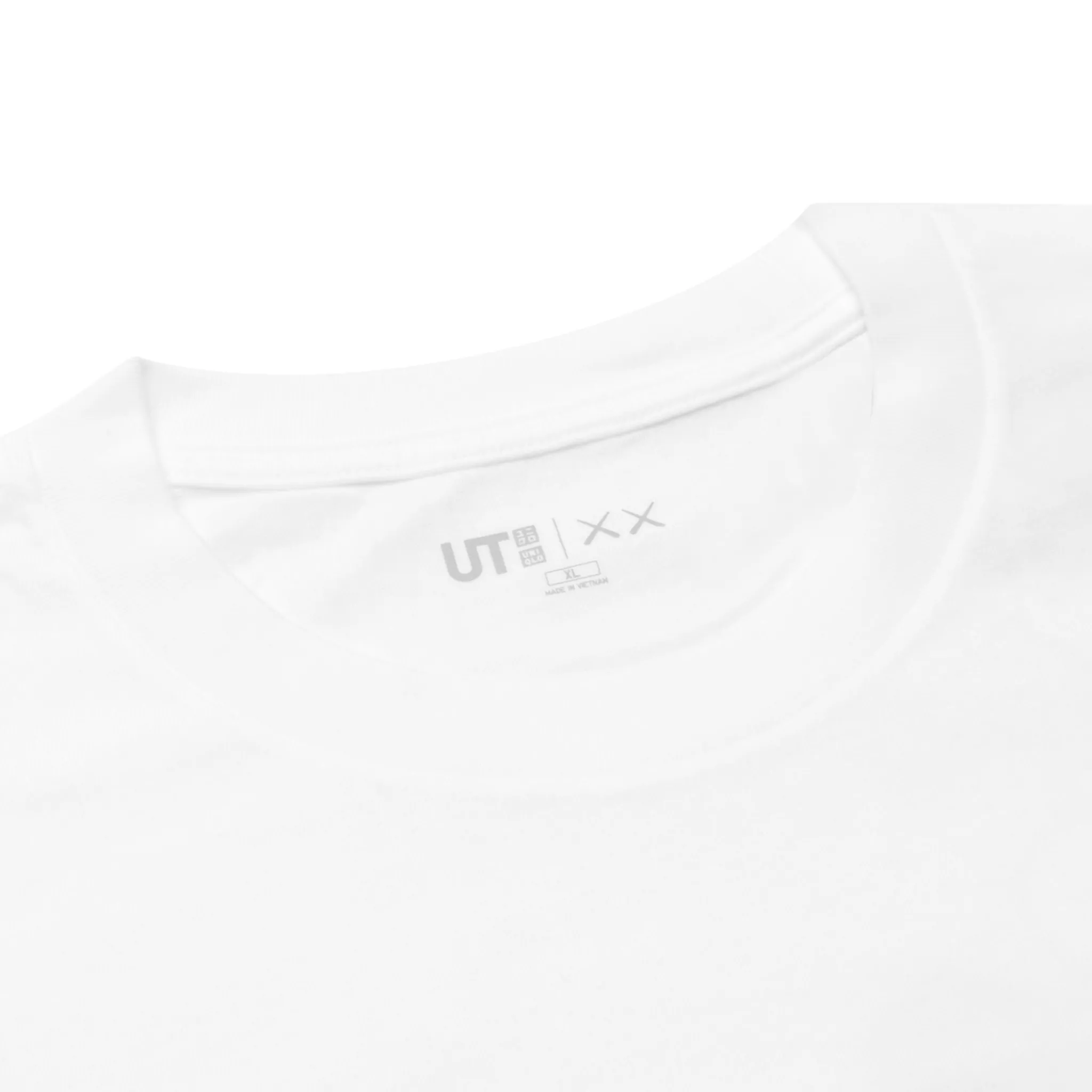 Kaws x Uniqlo UT Graphic White T Shirt< T-shirts