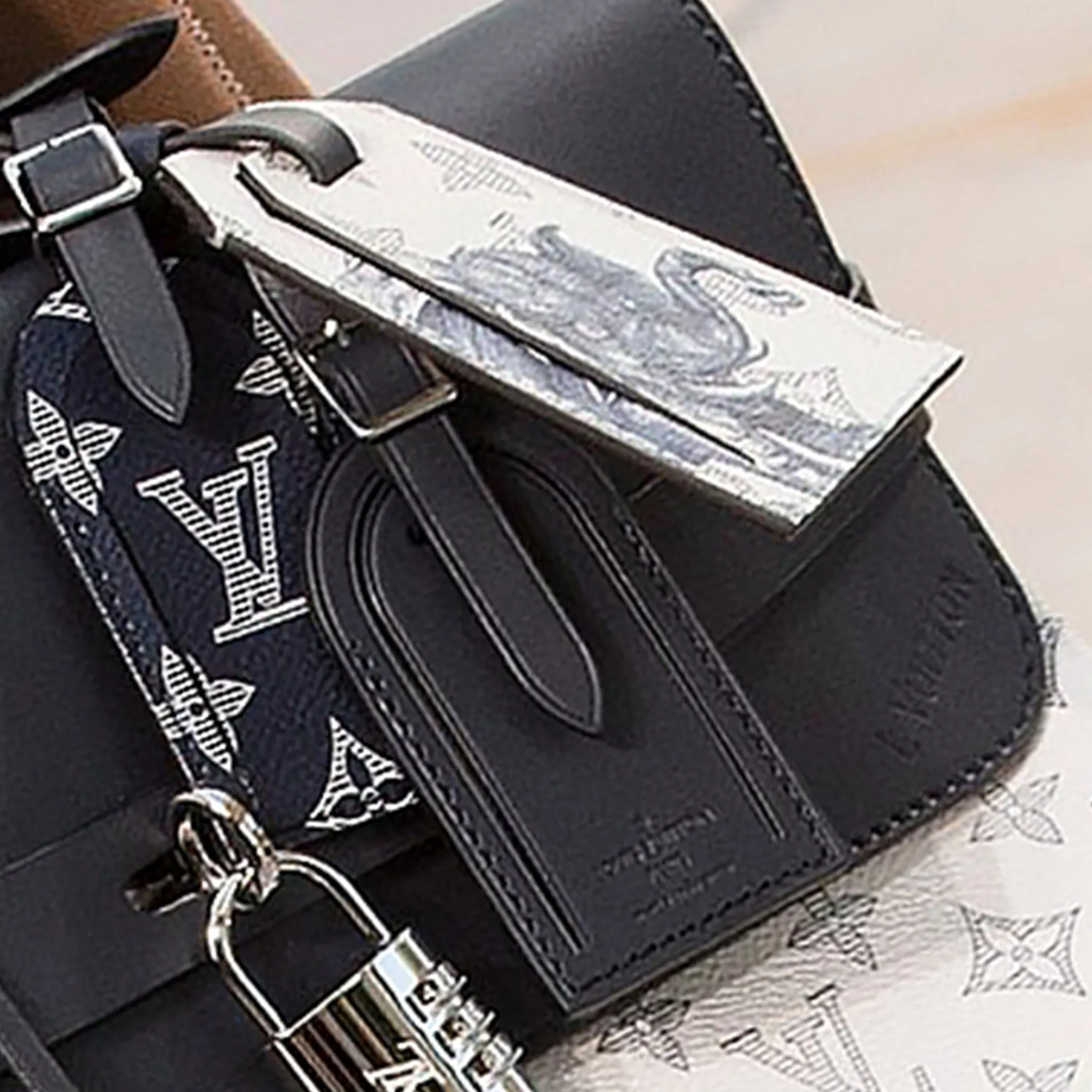 Louis Vuitton Luggage Tag Monogram Savane Chapman Brothers< Bags