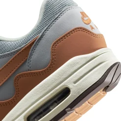 Nike Air Max 1 Patta Waves Monarch (With Bracelet)< Trainers