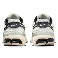 Nike Air Zoom Vomero 5 Supersonic< Trainers