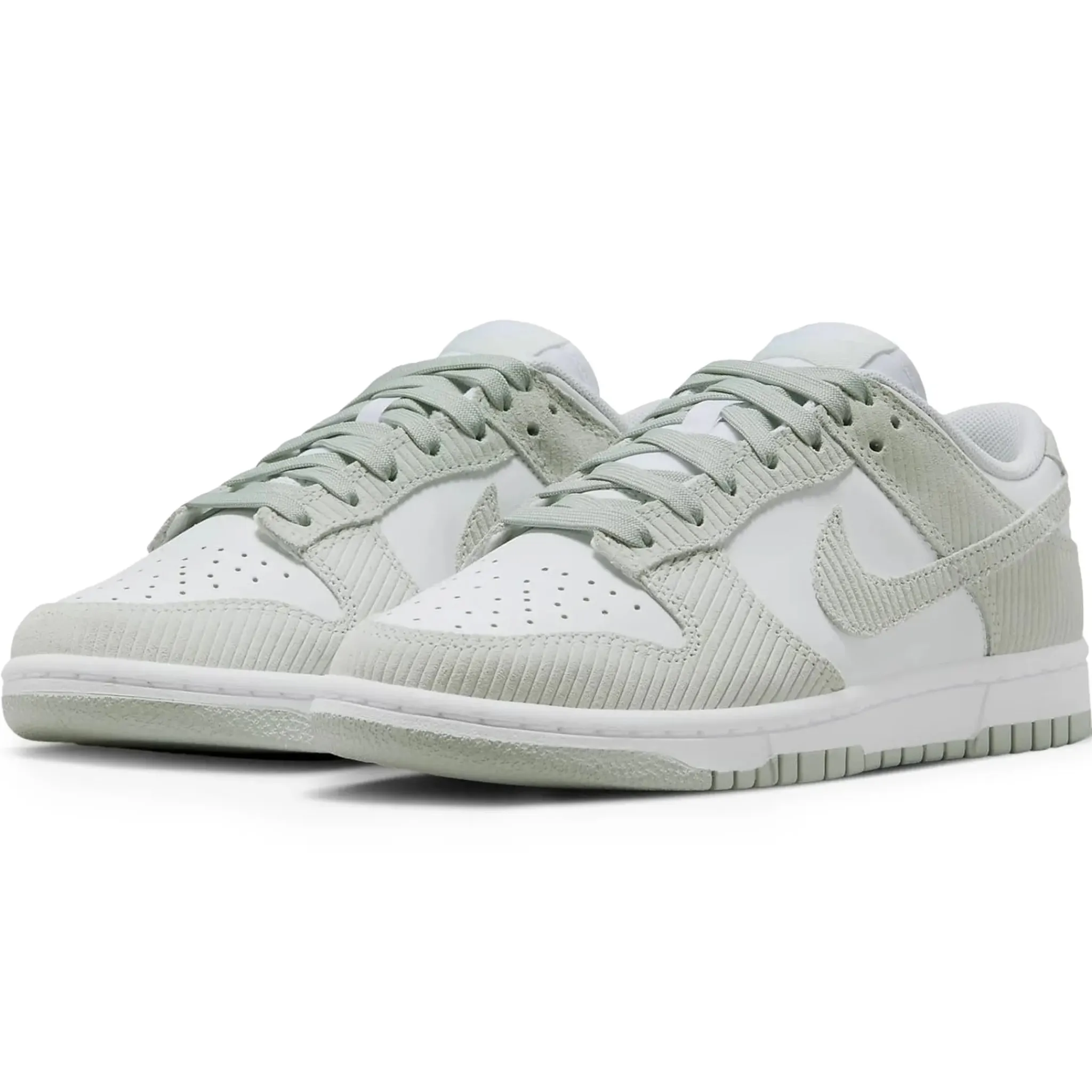 Nike Dunk Low Light Silver Corduroy (W)< Trainers