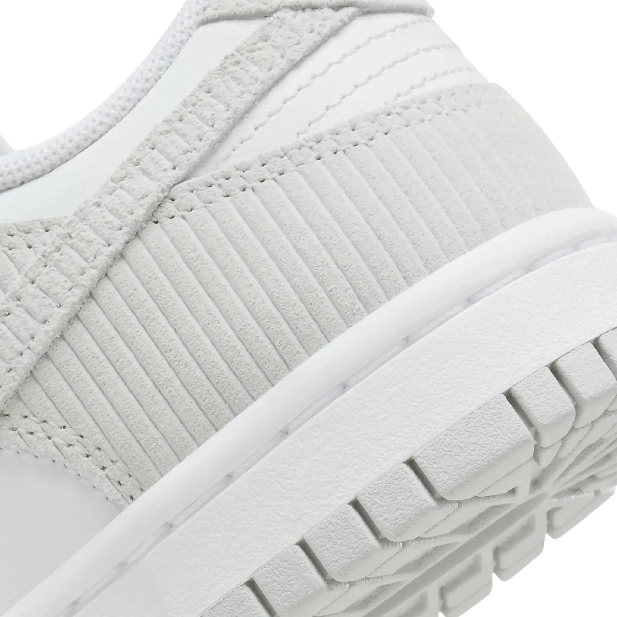 Nike Dunk Low Light Silver Corduroy (W)< Trainers