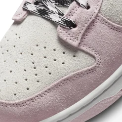 Nike Dunk Low LX Pink Foam (W)< Trainers