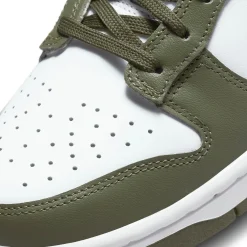 Nike Dunk Low Medium Olive (W)< Trainers