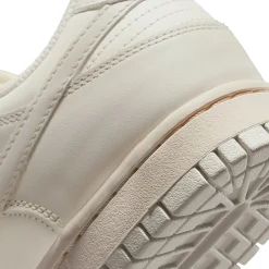 Nike Dunk Low Sail Light Bone (W)< Trainers