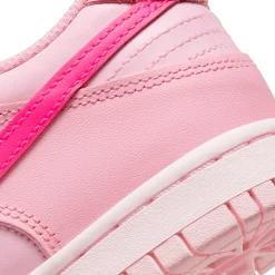 Nike Dunk Low Triple Pink (GS)< Trainers