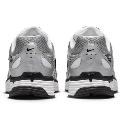 Nike P-6000 Metallic Silver< Trainers