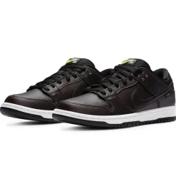 Nike SB Dunk Low Civilist< Black Trainers|Trainers
