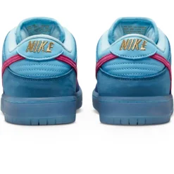 Nike SB Dunk Low Run The Jewels< Trainers
