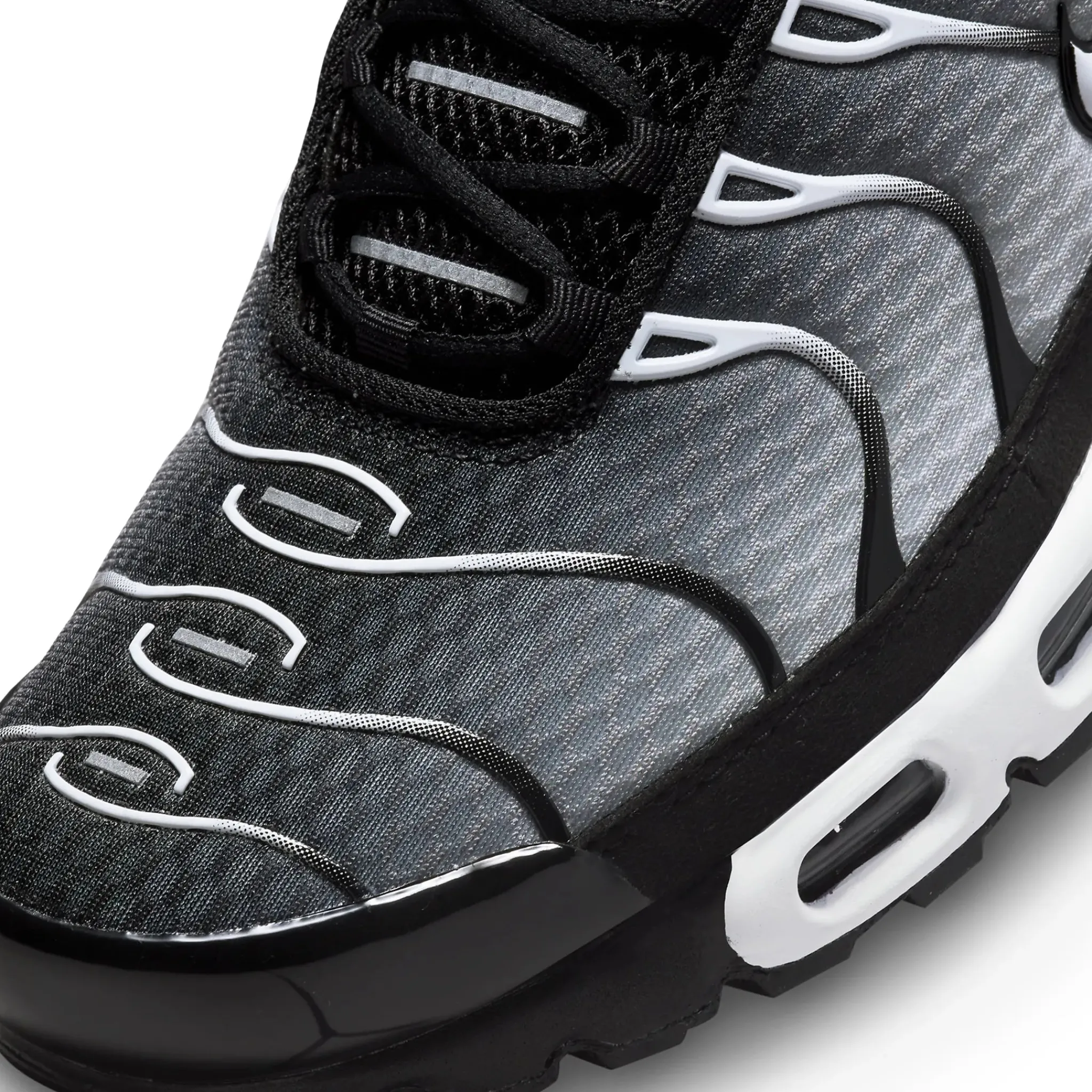Nike TN Air Max Plus Black Metallic Silver< Black Trainers|Trainers