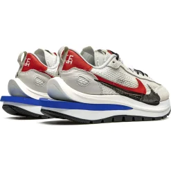 Nike x Sacai Vaporwaffle Sail Sport Fuchsia Sneaker< White Trainers|Trainers