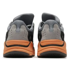 Adidas Yeezy Preloved - Boost 700 Boost Wash Orange< Trainers