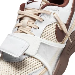Nike Travis Scott x Zoom Field Jaxx Light Chocolate< White Trainers|Trainers