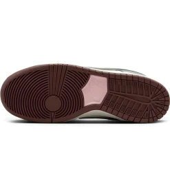 Nike Yuto Horigome x SB Dunk Low< Trainers