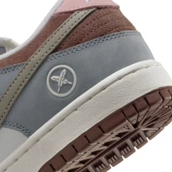 Nike Yuto Horigome x SB Dunk Low< Trainers